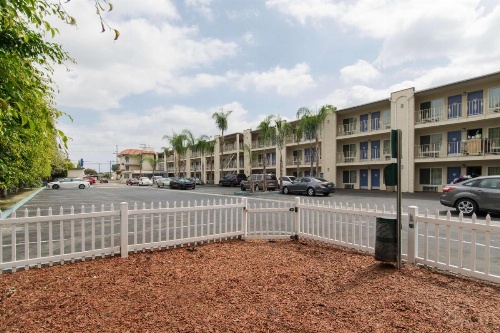 Motel 6 Anaheim -Buena Park image 8